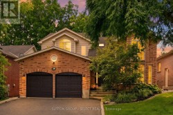39 CAROLINIAN LANE  Cambridge, ON N1S 5B5