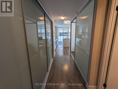 1907 - 426 UNIVERSITY AVENUE , Toronto, Ontario M5G 1S9 3