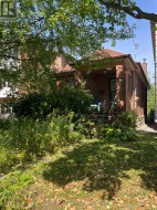 172 ROSLIN AVENUE  Toronto, ON M4N 1Z6