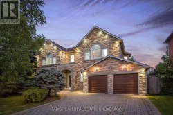 15 CLARENDON DRIVE  Richmond Hill, ON L4B 2Z4