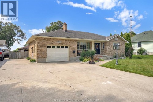 2027 Dufferin AVENUE  Wallaceburg, ON N8A 4M5