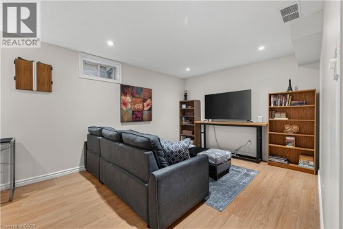 475 Annapolis Court, Waterloo, ON 