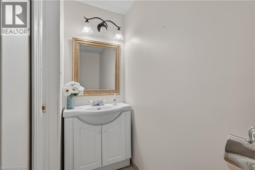 475 Annapolis Court, Waterloo, ON 