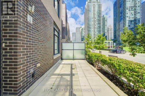 6 - 4010 PARKSIDE VILLAGE DRIVE , Mississauga, Ontario L5B 0K2 2