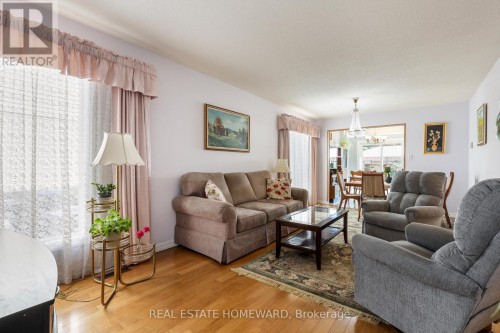 Anther view of Living Room - 6399 Colebrook Crescent, Mississauga, ON 