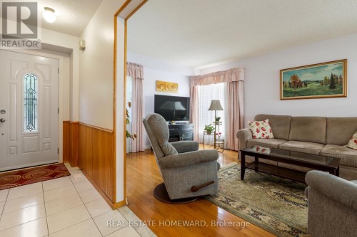 In the hallway entry to LR - 6399 Colebrook Crescent, Mississauga, ON 