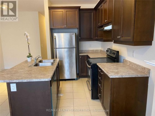 43 HOGAN MANOR DRIVE , Brampton, Ontario L7A 4V3 5