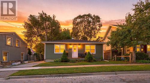 422 QUEEN STREET  Newmarket, ON L3Y 2H2