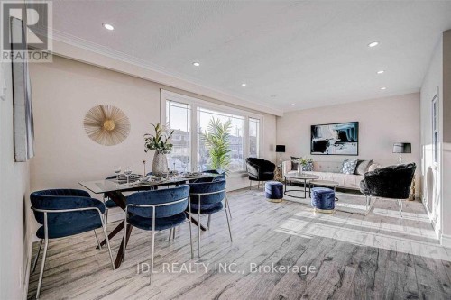 47 GREYHOUND DRIVE , Toronto, Ontario M2H 1K2 3