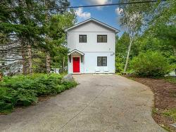 20 1/2 Melville Avenue  Halifax, NS B3P 1E1