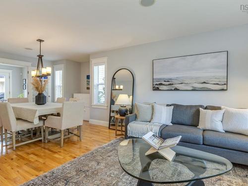 5 Edgewater Close, Dartmouth, NS 