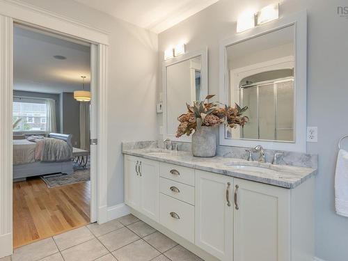 5 Edgewater Close, Dartmouth, NS 