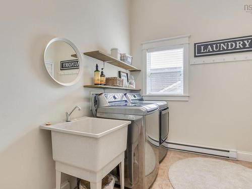5 Edgewater Close, Dartmouth, NS 