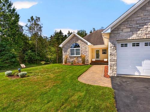 32 Deerview Crescent, Salmon River, NS 