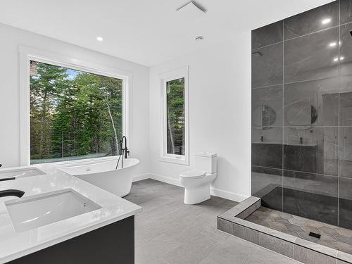 524 & 526 Perrin Drive, Fall River, NS 