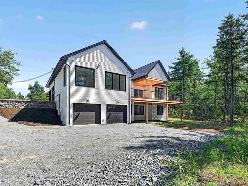 524 & 526 Perrin Drive, Fall River, NS 