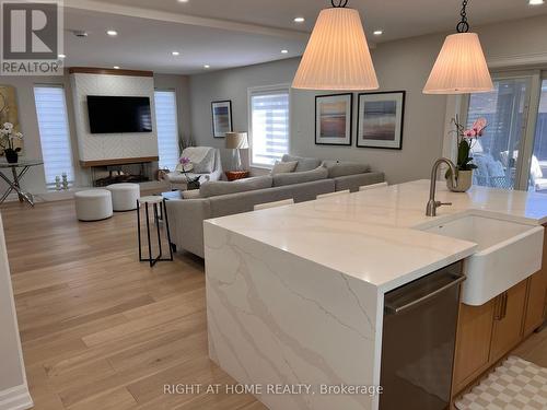 1916 Pagehurst Court, Mississauga, ON 