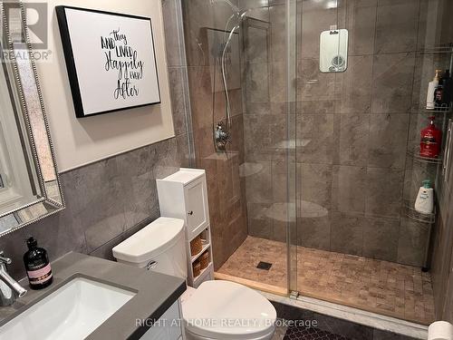 Primary Ensuite - 1916 Pagehurst Court, Mississauga, ON 