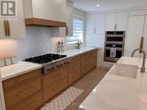 1916 Pagehurst Court, Mississauga, ON 