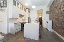 204 - 1842 QUEEN STREET E Toronto, ON M4L 1H1
