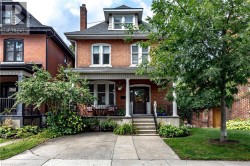 24 FAIRLEIGH Crescent  Hamilton, ON L8M 2K9