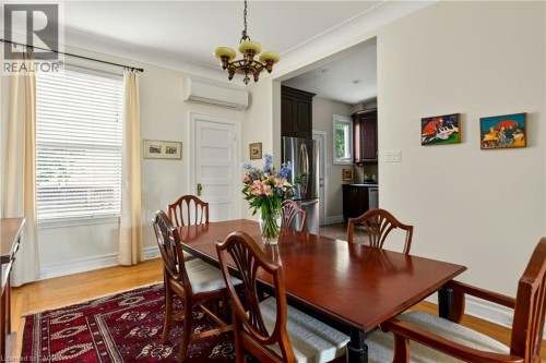 24 Fairleigh Crescent, Hamilton, ON 