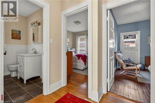 24 Fairleigh Crescent, Hamilton, ON 
