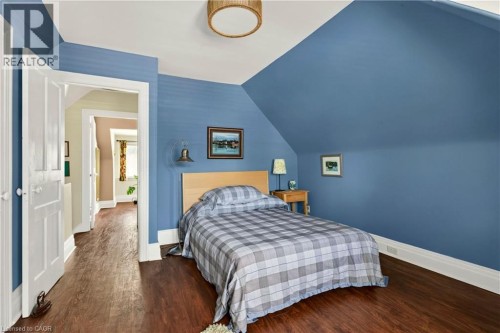 24 Fairleigh Crescent, Hamilton, ON 