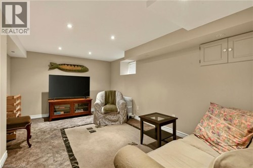 24 Fairleigh Crescent, Hamilton, ON 