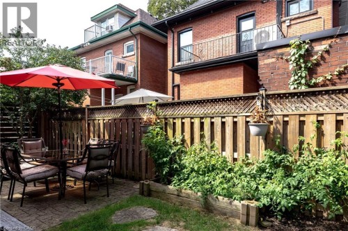 24 Fairleigh Crescent, Hamilton, ON 