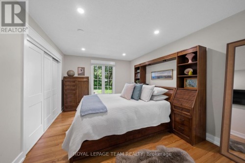 1279 Fairway Drive, Ottawa, ON 