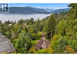 6035 EAGLERIDGE DRIVE  West Vancouver, BC V7W 1W7