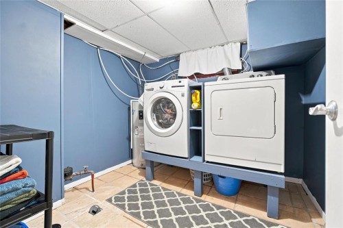 Laundry Room - 492 Jefferson Avenue, Winnipeg, MB 