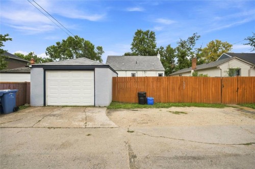 492 Jefferson Avenue, Winnipeg, MB 