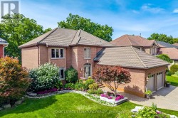 4594 BADMINTON DRIVE  Mississauga, ON L5M 3H6