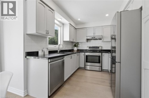 551 Deerhurst Drive, Burlington, ON 