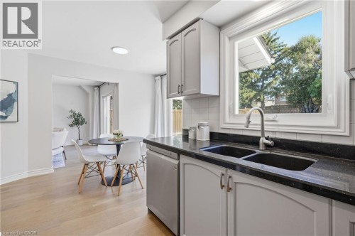 551 Deerhurst Drive, Burlington, ON 