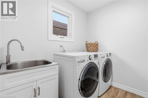 551 Deerhurst Drive, Burlington, ON 