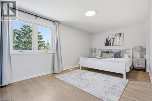 551 Deerhurst Drive, Burlington, ON 