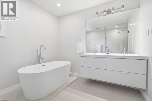 551 Deerhurst Drive, Burlington, ON 
