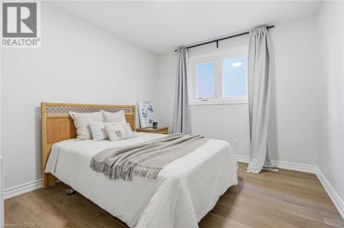 551 Deerhurst Drive, Burlington, ON 