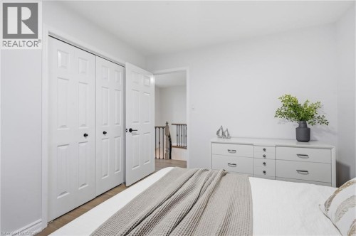 551 Deerhurst Drive, Burlington, ON 