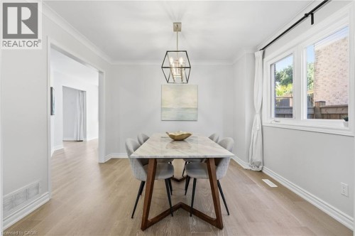 551 Deerhurst Drive, Burlington, ON 