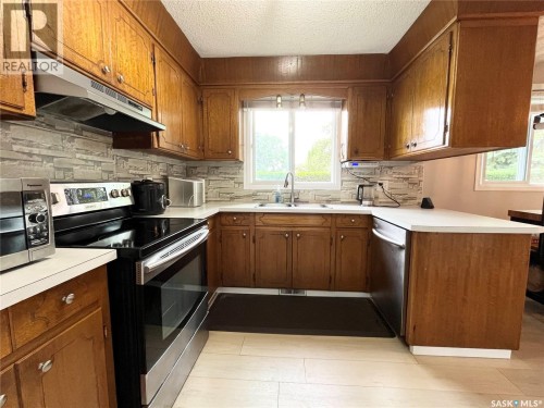 10 Mackie Crescent, Saskatoon, SK 