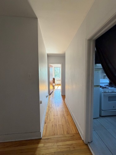 Passageway - 14-4455 Av. Dupuis, Montréal (Côte-Des-Neiges/Notre-Dame-De-Grâce), QC 