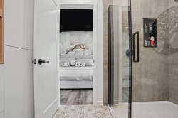 Master Bathroom - 