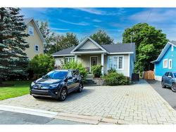 32 London Road St. John's, NL A1B 2H1
