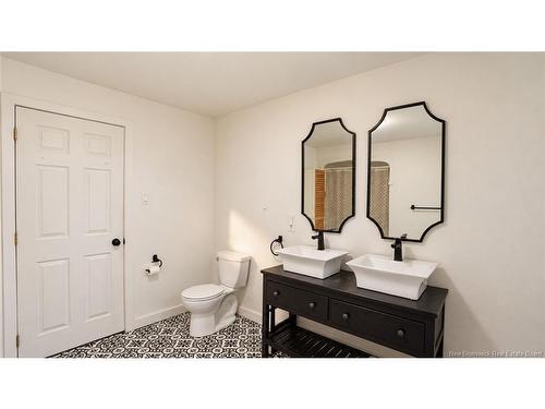 470 Riverside Dr, Bathurst, NB 