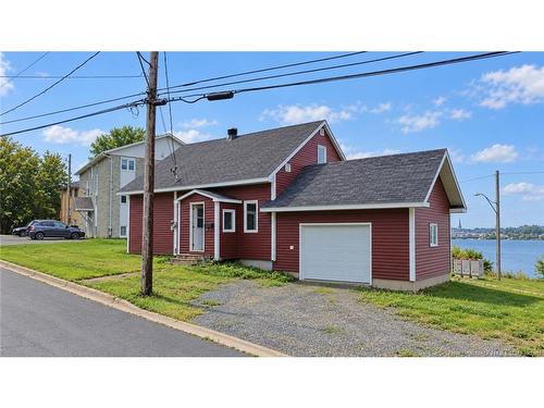 470 Riverside Dr, Bathurst, NB 