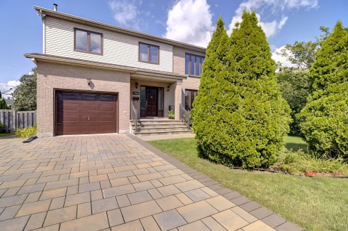 3760 Rue Oxford  Brossard, QC J4Y 2V9